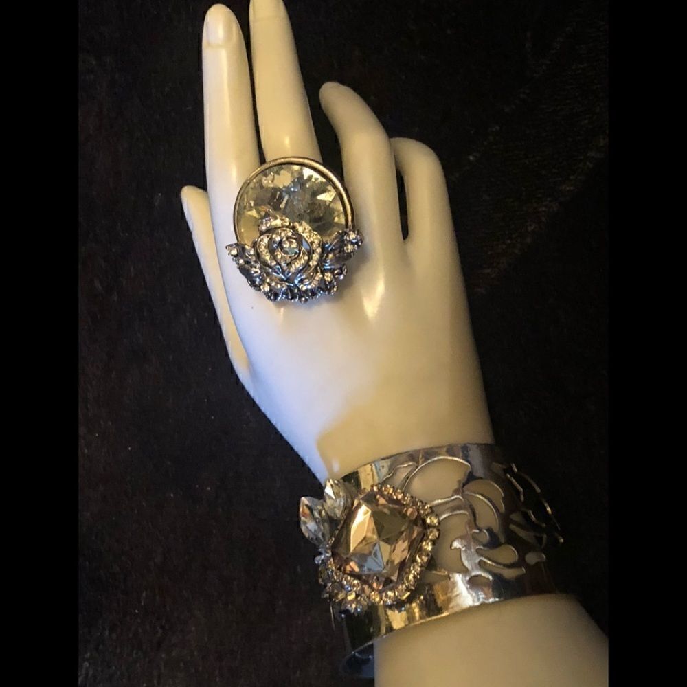 🔥🔥🔥vintage Chunky Silver bracelet and Matching Ring Definite statement makers!!!